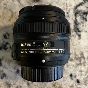 Nikon AF-S NIKKOR 50mm f/1.8G Lens with Neewer Filter and Lens Accessory Kit